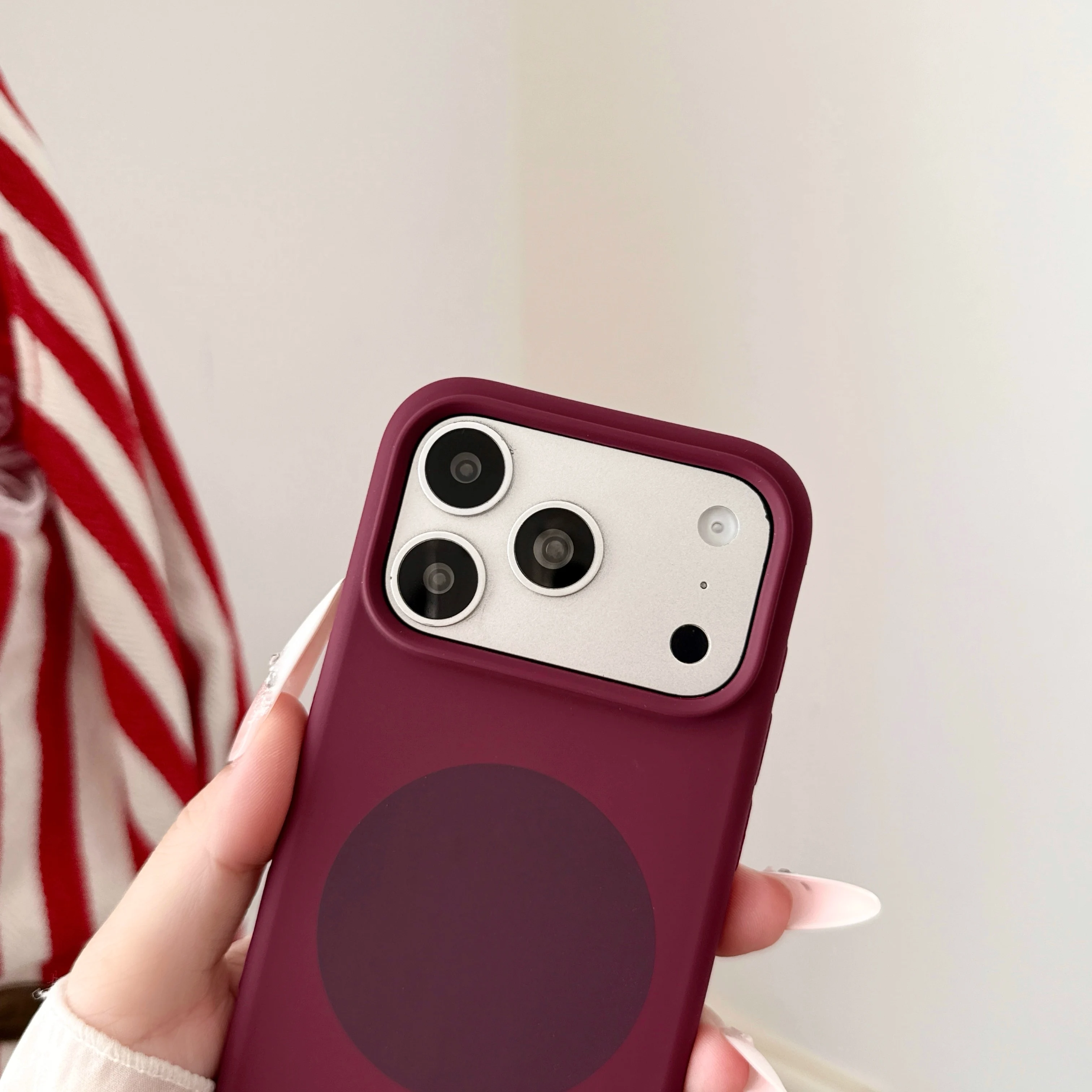 Custodia per iPhone 18 17 Pro  - Liquid Silicone Magnetic Phone Case recensione e prezzo
