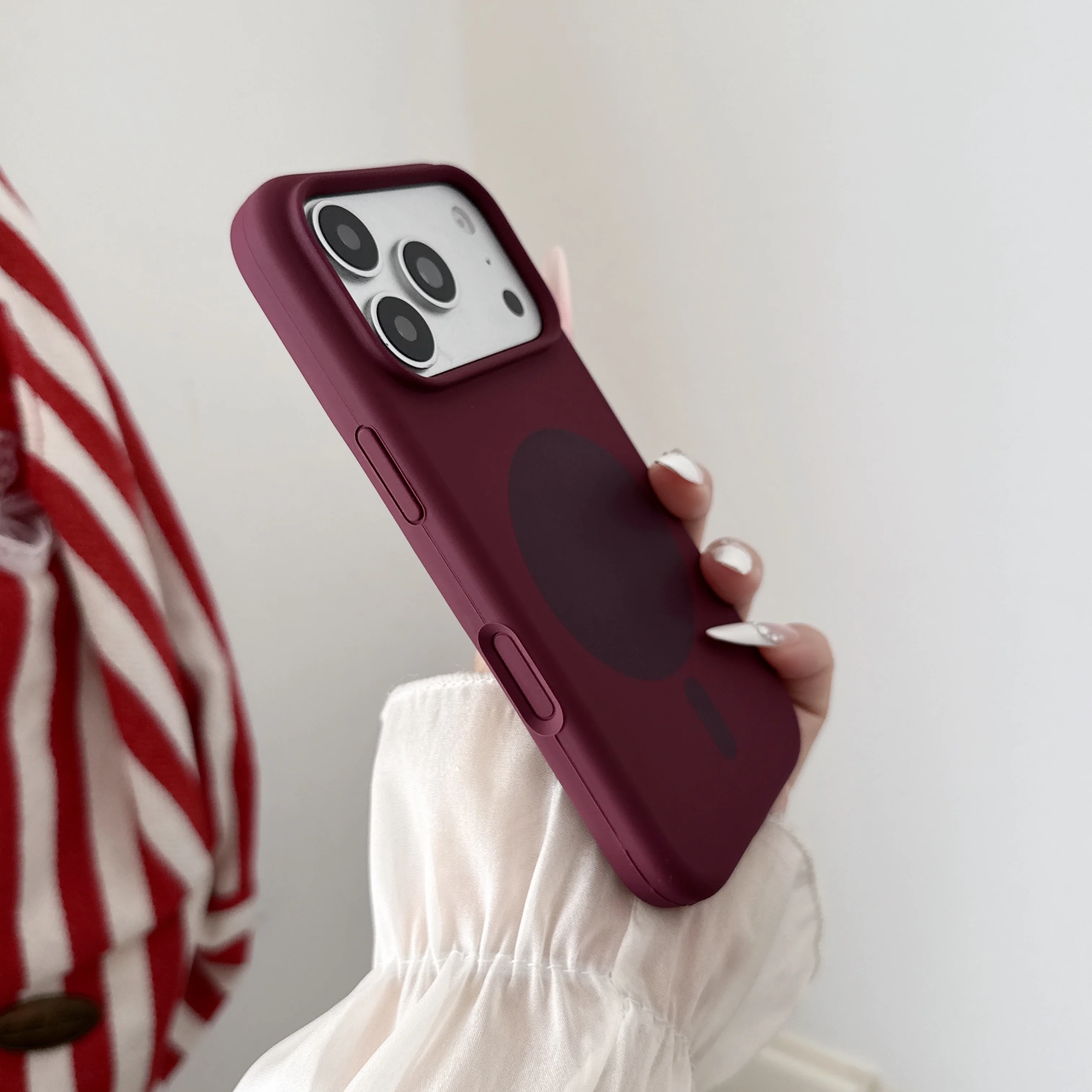 Custodia per iPhone 18 17 Pro  - Liquid Silicone Magnetic Phone Case recensione e prezzo