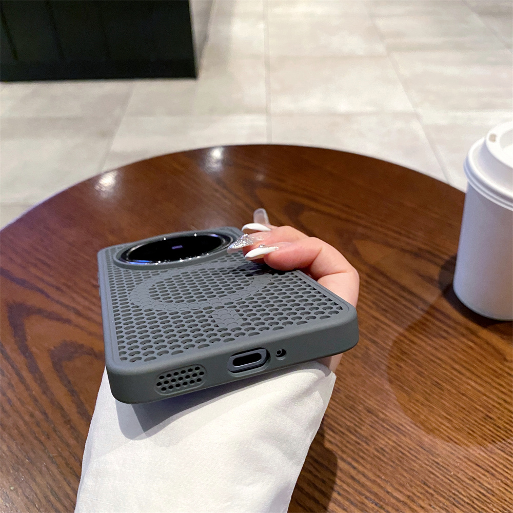 Custodia di lusso con sensazio - Heat Dissipation Mesh Breathable Case recensione e prezzo